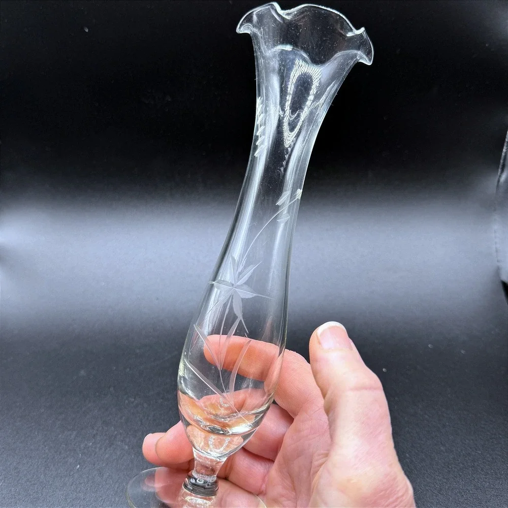 Vintage Etched Crystal Bud Vase Ruffled‎ Rim Pedestal Foot Floral Starburst